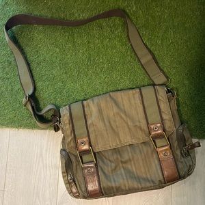 Ted Baker military style messenger side bag High quality construction designer
